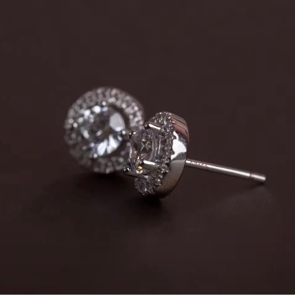 💎New Moissanite Diamond Halo Earrings - Picture 7 of 11